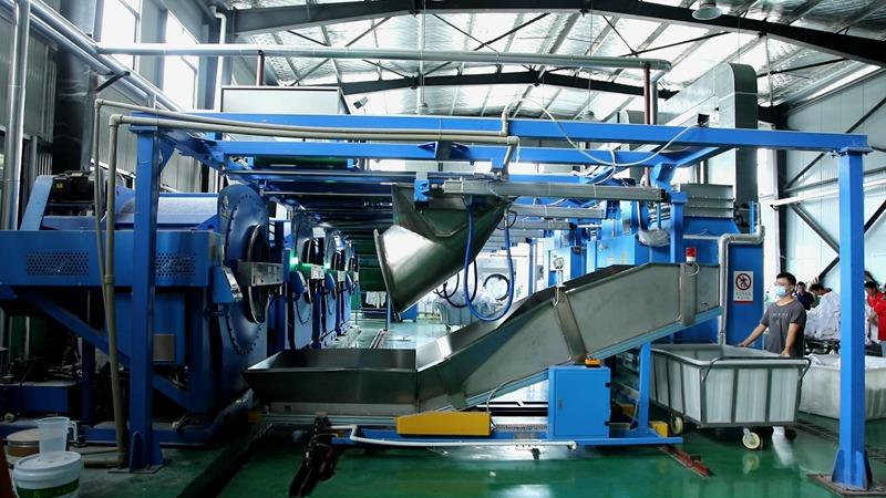 荔波：洗涤企业开到“家门口” 群众就近稳增收