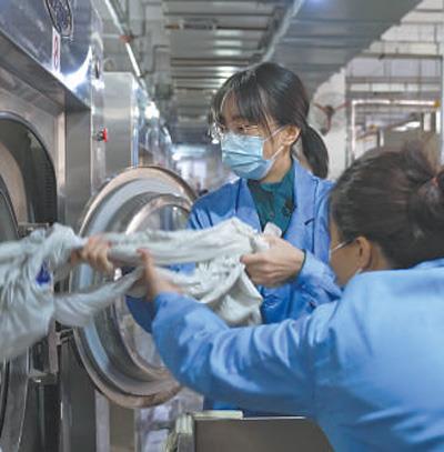 春运一线 坚守岗位（新春走基层）