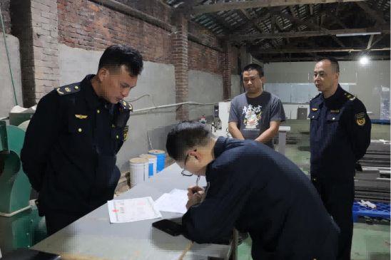 湖南双清区开展生态环境风险隐患夜查行动